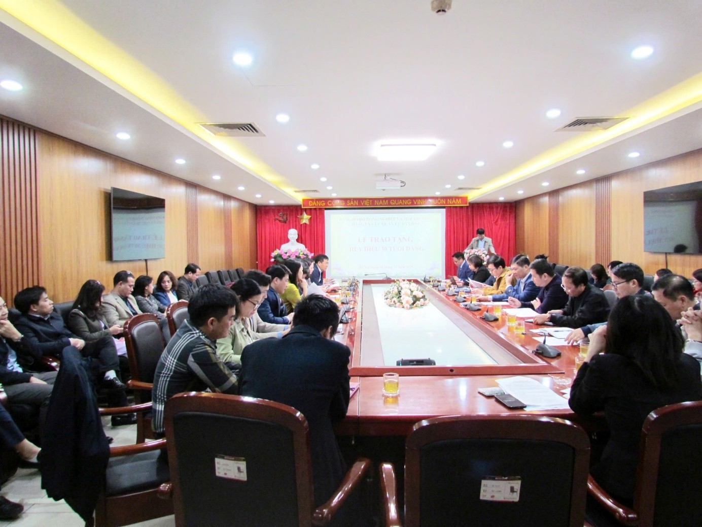 Đảng ủy Cục Quản lý đất đai họp Ban Chấp hành Đảng uỷ Cục (mở rộng) 